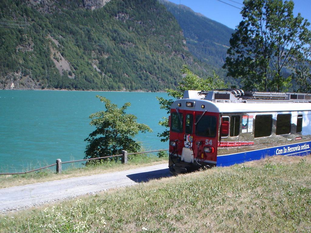 Hotel Posta Poschiavo Exteriör bild